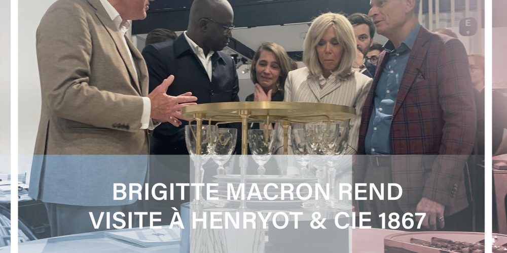 Brigitte Macron rend visite au stand d'Henryot & Cie
